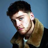 Artist Bazzi